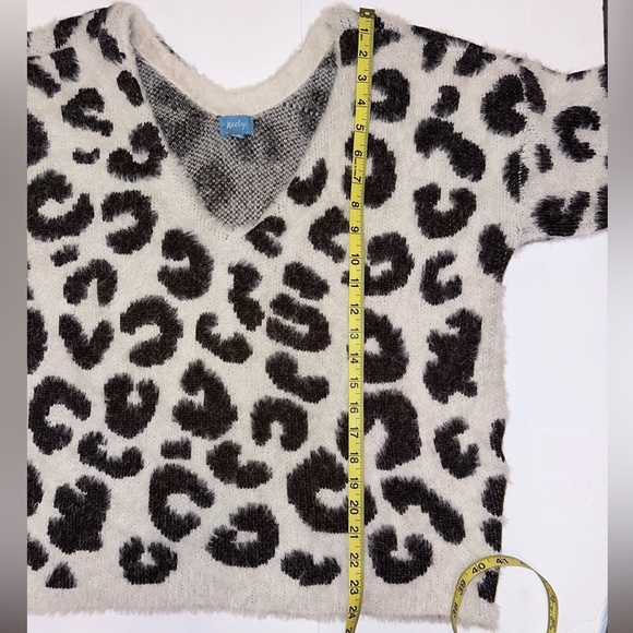 Neely Sweater Leopard Print XS (fits like s/m) from Nordstrom Double V Neck - Picture 3 of 7